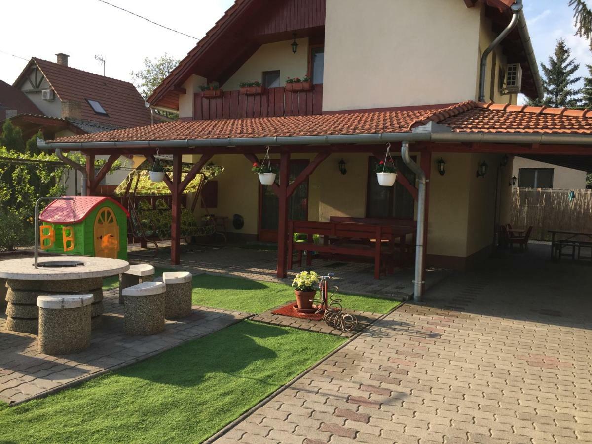 Hotel Tuende Vendeghaz Tiszakécske Exteriér fotografie